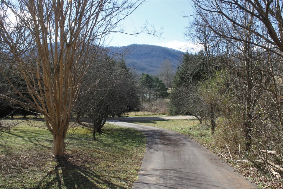 mountain views and paved driveway